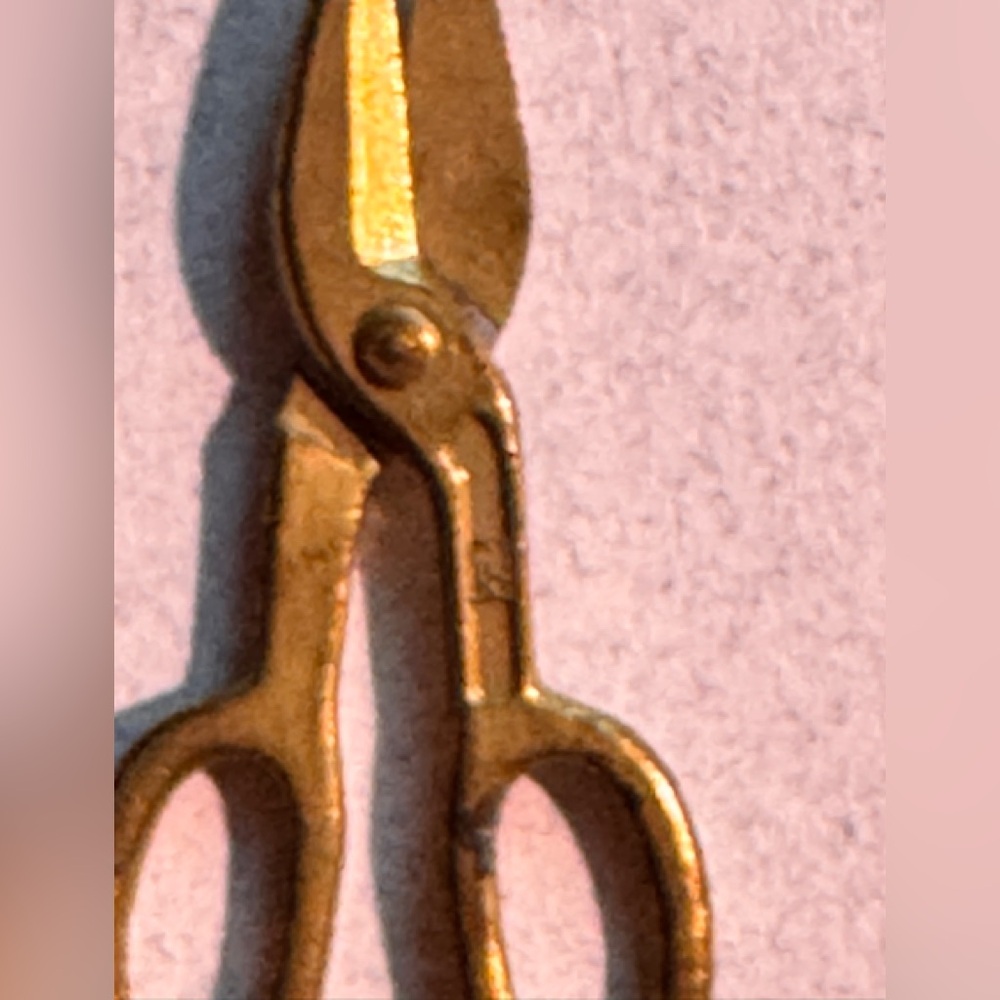 Dozen Vintage Charms - Picture 9 of 10